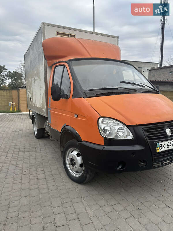 Вантажний фургон ГАЗ 3302 Газель 2004 в Сарнах