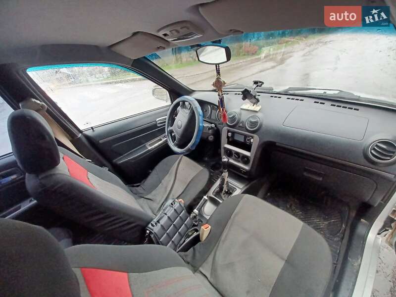 Седан Geely CK 2011 в Монастириській