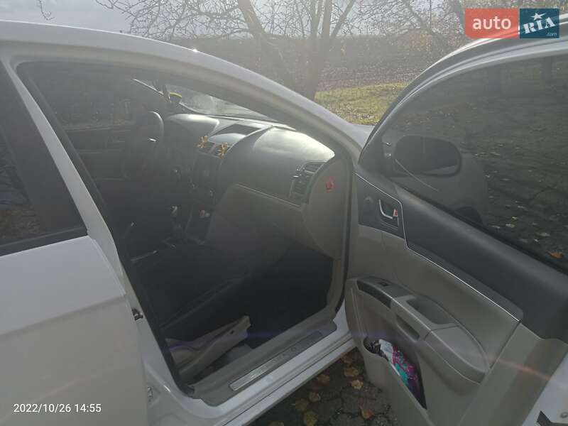 Седан Geely Emgrand 7 (EC7) 2011 в Первомайську