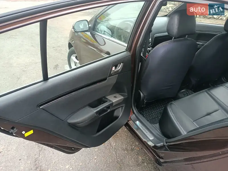 Хэтчбек Geely Emgrand 7 (EC7) 2013 в 