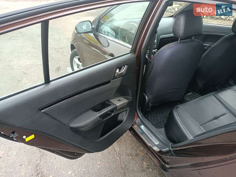 Хетчбек Geely Emgrand 7 (EC7) 2013 в Прилуках
