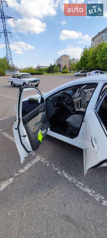 Хетчбек Geely Emgrand 7 (EC7) 2014 в Кривому Розі