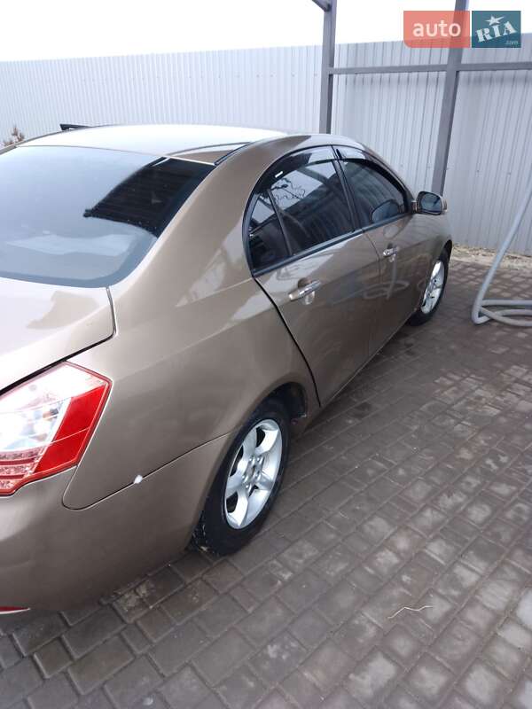 Седан Geely Emgrand 7 (EC7) 2011 в Южному