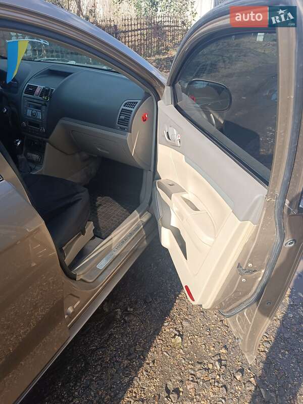 Седан Geely Emgrand 7 (EC7) 2011 в Долинській