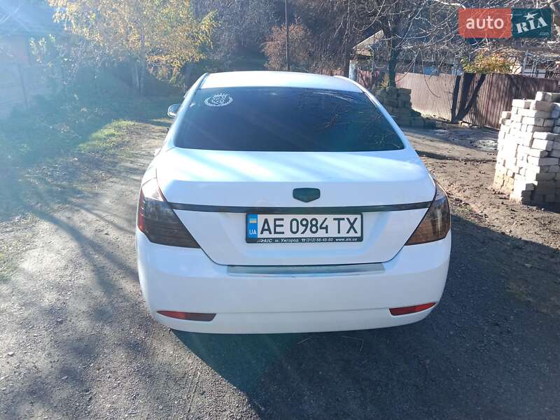 Седан Geely Emgrand 7 (EC7) 2013 в Кривом Роге