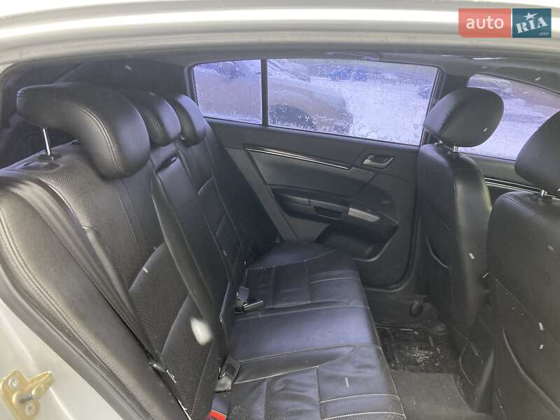Хэтчбек Geely Emgrand 7 (EC7) 2013 в 
