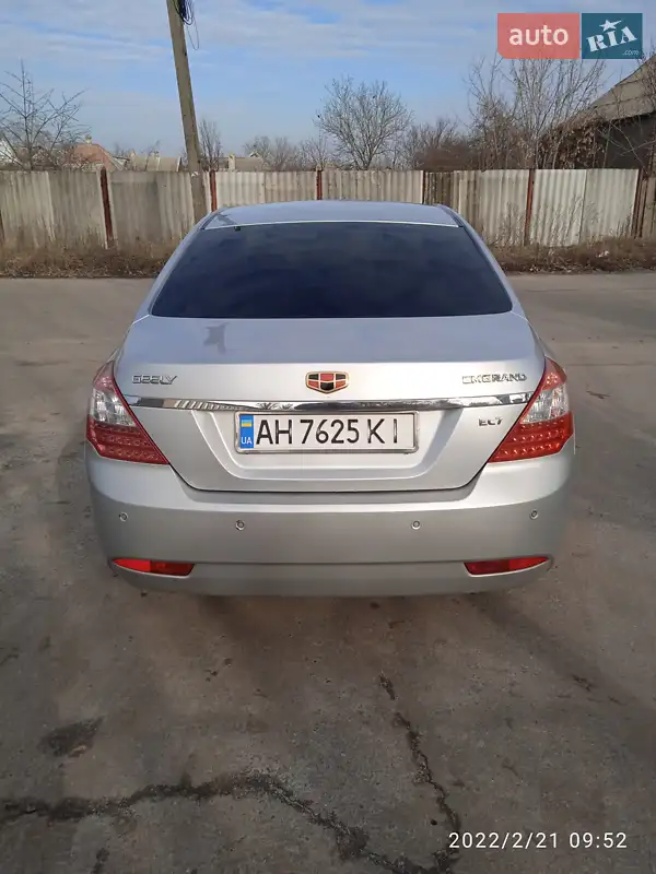 Седан Geely Emgrand 7 (EC7) 2013 в 