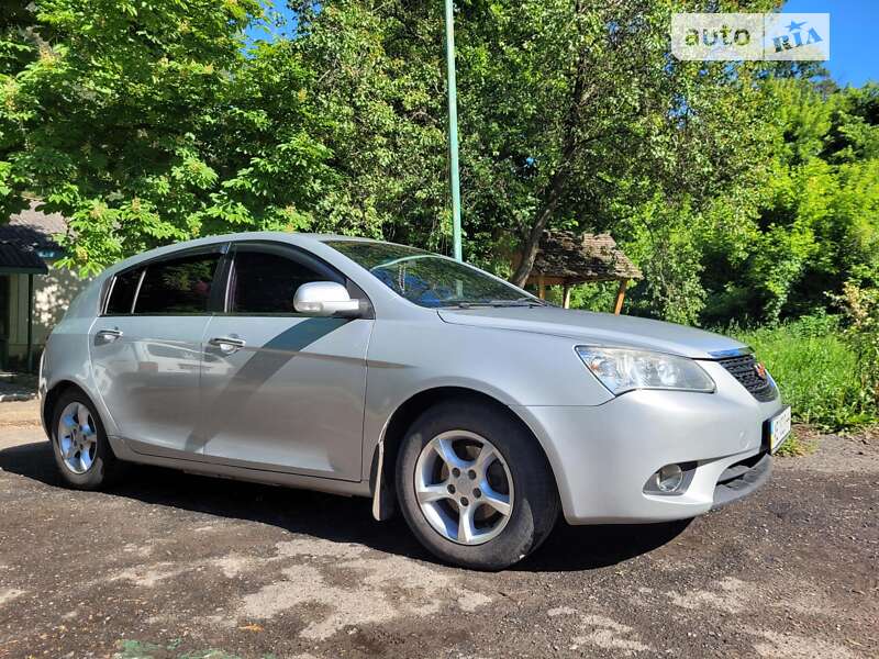 Хэтчбек Geely Emgrand 7 (EC7) 2013 в 