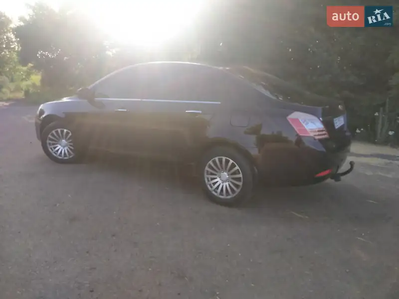Geely Emgrand 2012