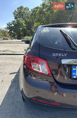 Хэтчбек Geely Emgrand 7 (EC7) 2014 в 