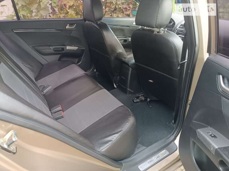 Седан Geely Emgrand 7 (EC7) 2015 в Зміїві