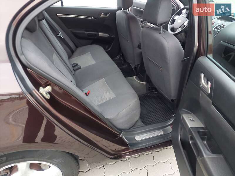 Седан Geely Emgrand 7 (EC7) 2013 в Львове