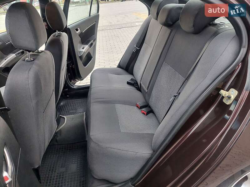 Седан Geely Emgrand 7 (EC7) 2013 в Львове