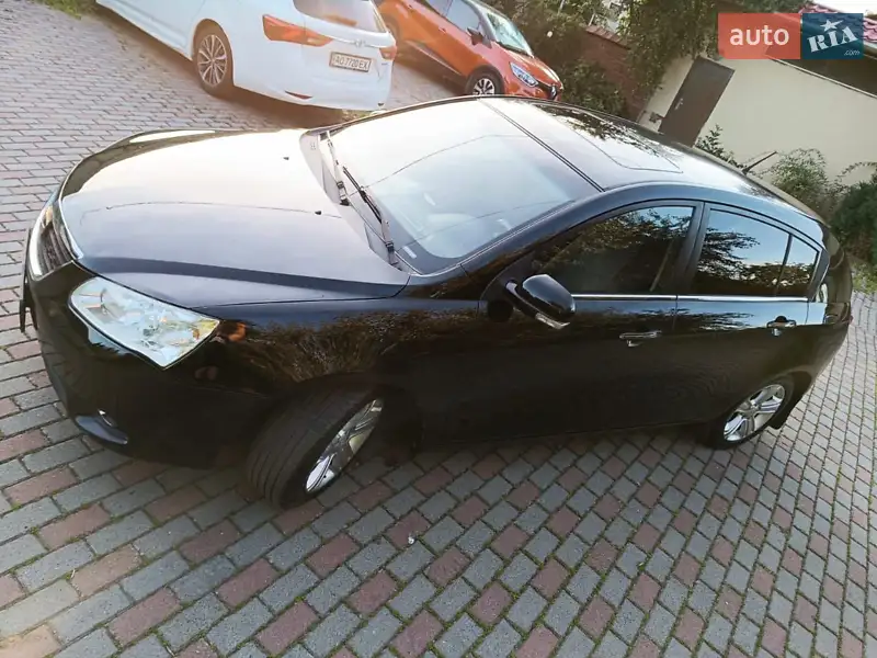 Хэтчбек Geely Emgrand 7 (EC7) 2012 в 