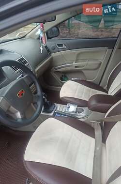 Седан Geely Emgrand 7 (EC7) 2011 в Деражне