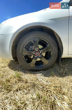 Хетчбек Geely Emgrand 7 (EC7) 2013 в 