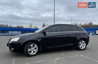 Хетчбек Geely Emgrand 7 (EC7) 2012 в 