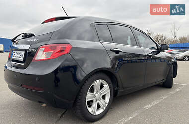 Хетчбек Geely Emgrand 7 (EC7) 2012 в 