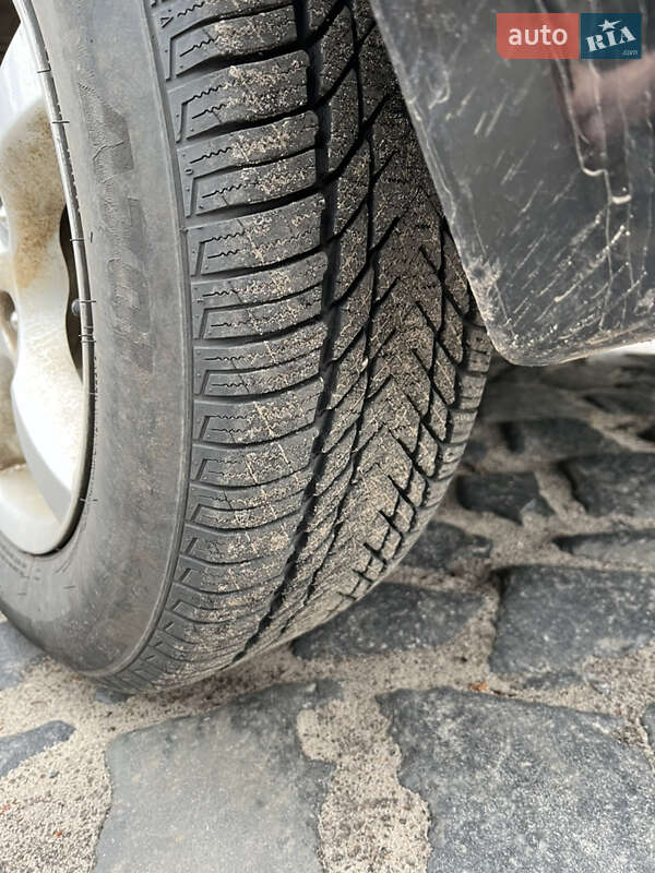 Хэтчбек Geely Emgrand 7 (EC7) 2011 в Дубровице