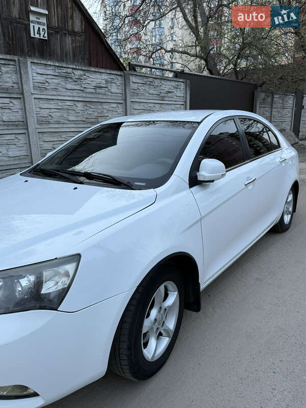 Седан Geely Emgrand 7 (EC7) 2013 в Дніпрі