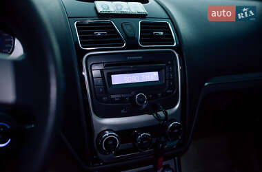 Седан Geely Emgrand 7 (EC7) 2015 в 