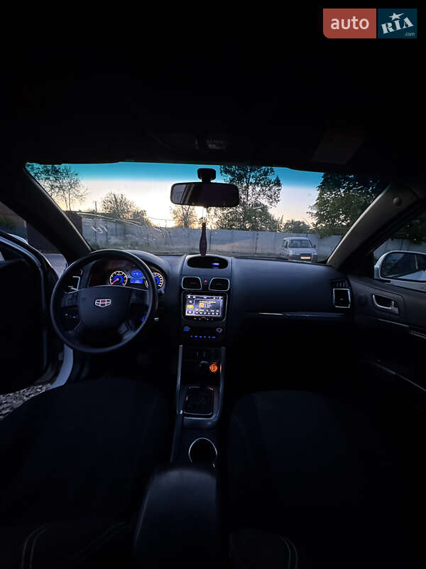 Седан Geely Emgrand 7 (EC7) 2013 в Глобине