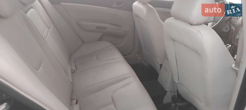 Седан Geely Emgrand 7 (EC7) 2011 в 