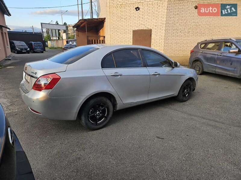 Седан Geely Emgrand 7 (EC7) 2013 в Киеве