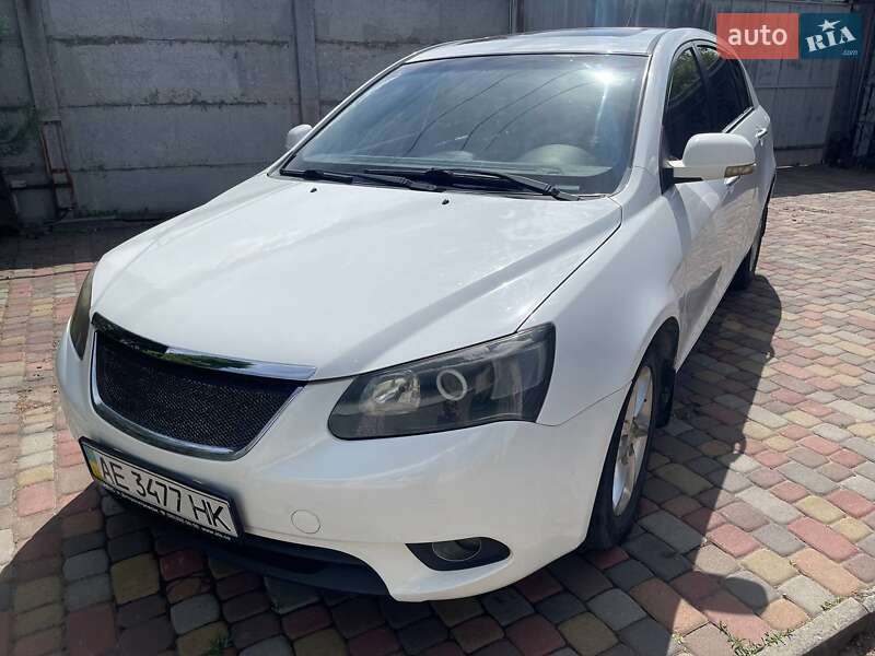 Хэтчбек Geely Emgrand 7 (EC7) 2013 в Днепре