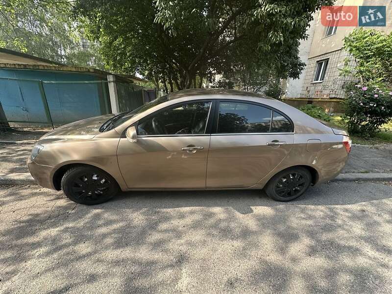 Седан Geely Emgrand 7 (EC7) 2013 в 