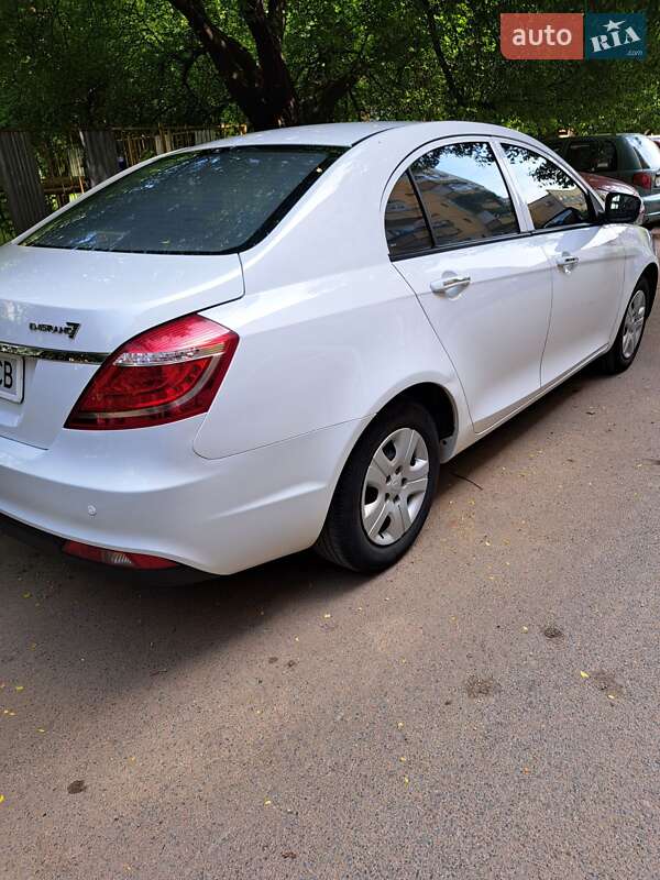 Седан Geely Emgrand 7 (EC7) 2016 в Ужгороде