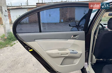 Седан Geely Emgrand 7 (EC7) 2011 в 