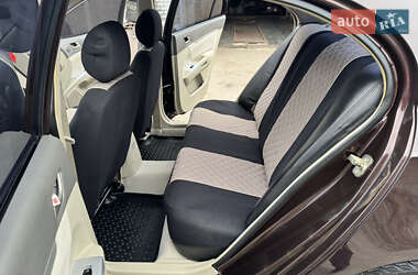 Седан Geely Emgrand 7 (EC7) 2011 в 
