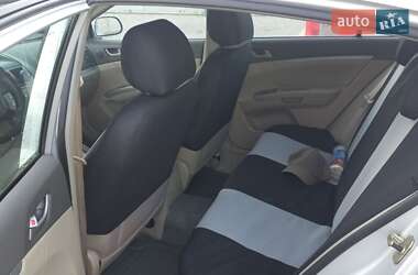 Хетчбек Geely Emgrand 7 (EC7) 2012 в 