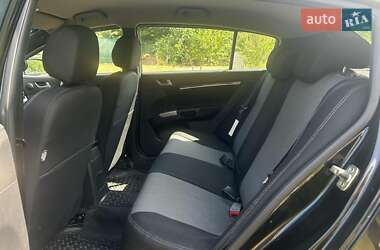 Хэтчбек Geely Emgrand 7 (EC7) 2013 в 