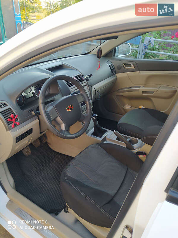 Хэтчбек Geely Emgrand 7 (EC7) 2011 в Новом Буге