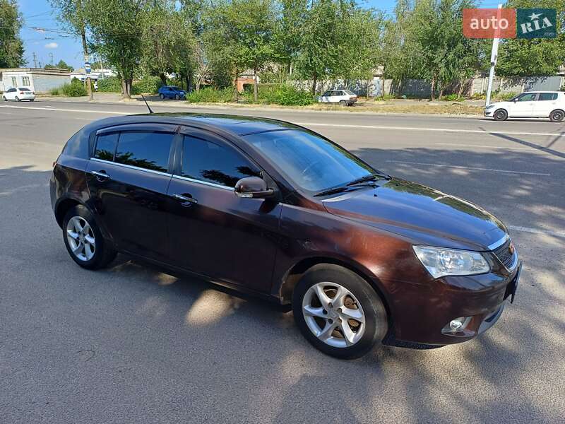 Хетчбек Geely Emgrand 7 (EC7) 2012 в Дніпрі