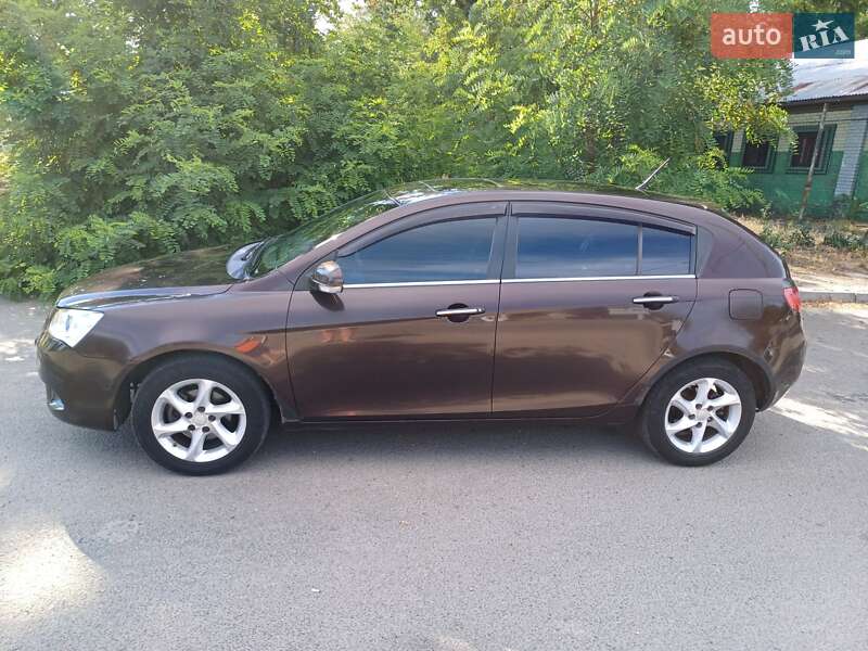Хетчбек Geely Emgrand 7 (EC7) 2012 в Дніпрі