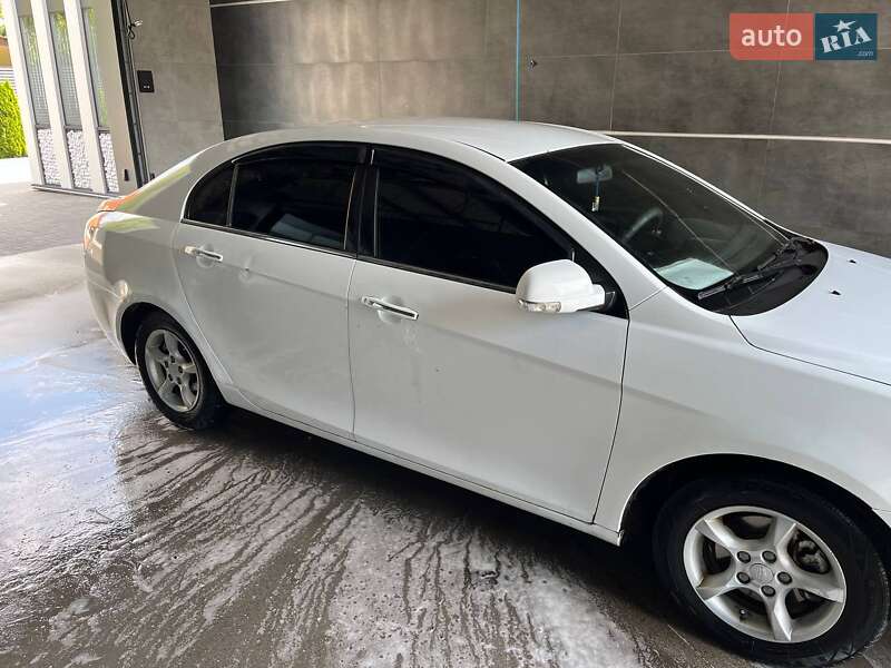 Седан Geely Emgrand 7 (EC7) 2012 в Черкасах
