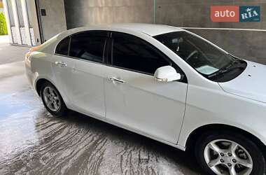 Седан Geely Emgrand 7 (EC7) 2012 в 