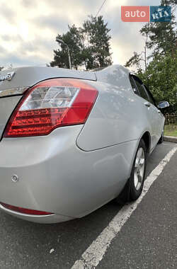 Седан Geely Emgrand 7 (EC7) 2013 в 