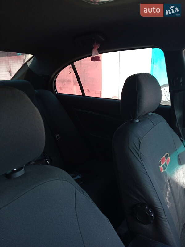 Седан Geely Emgrand 7 (EC7) 2012 в Кривому Розі