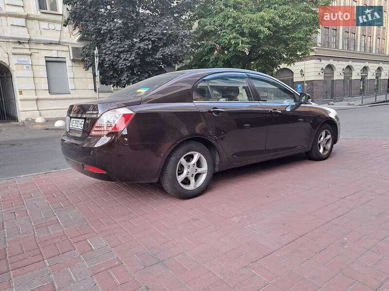 Седан Geely Emgrand 7 (EC7) 2013 в Дніпрі