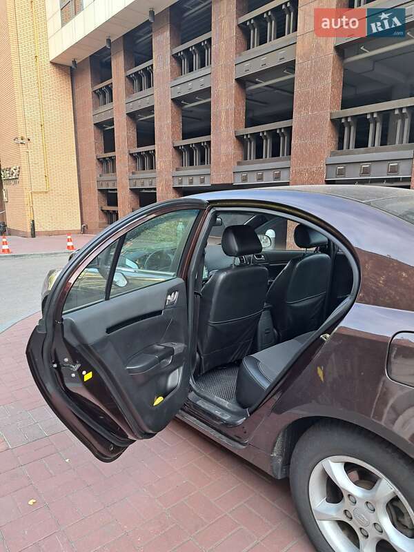 Седан Geely Emgrand 7 (EC7) 2013 в Дніпрі