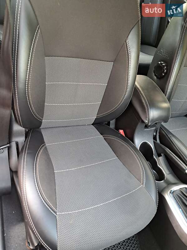 Седан Geely Emgrand 7 (EC7) 2013 в Дніпрі