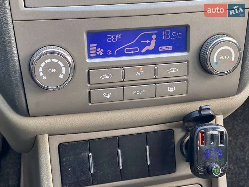 Седан Geely Emgrand 7 (EC7) 2011 в Киеве