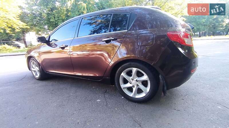 Хэтчбек Geely Emgrand 7 (EC7) 2014 в Ровно