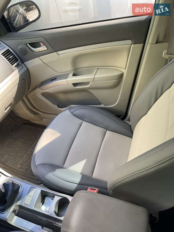 Хетчбек Geely Emgrand 7 (EC7) 2011 в Дніпрі