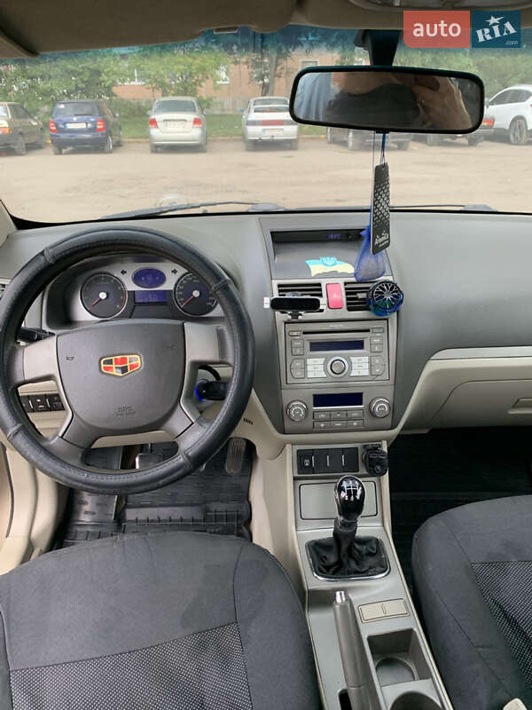 Седан Geely Emgrand 7 (EC7) 2011 в Первомайську