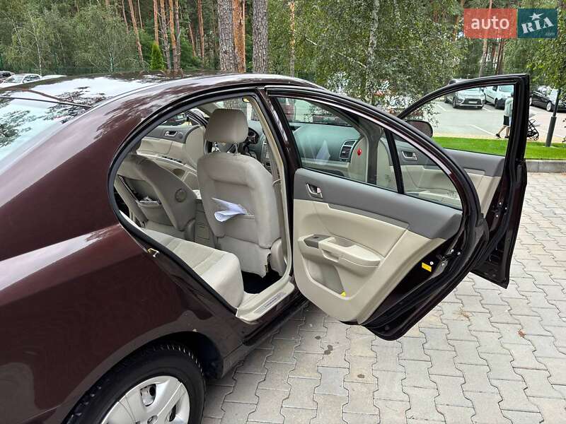 Седан Geely Emgrand 7 (EC7) 2011 в Киеве
